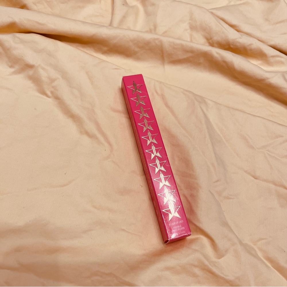 Lip liner
